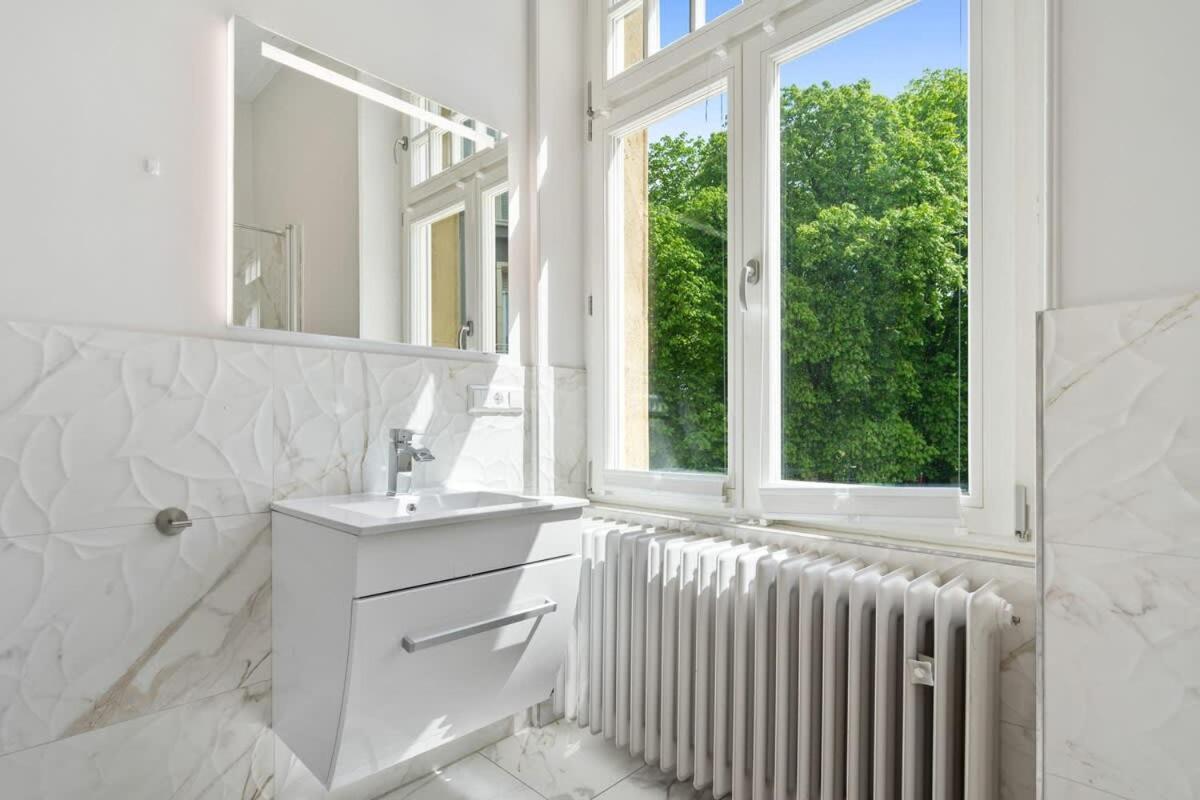 Room W Shared Bathroom&Kitchen In Luxury Villa Luxemburg Exterior foto